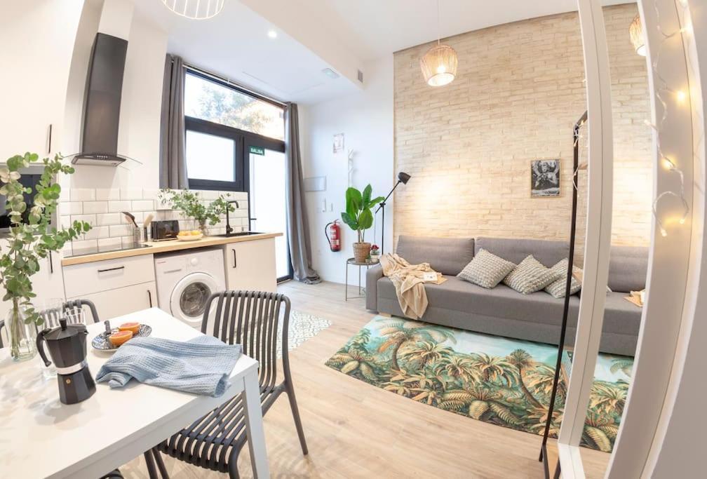 Al5 Seaside Bliss-Stylish Loft Steps From Malvarrosa Valencia Exterior photo